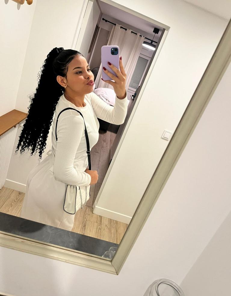 607506501 | SOFIA | Chica