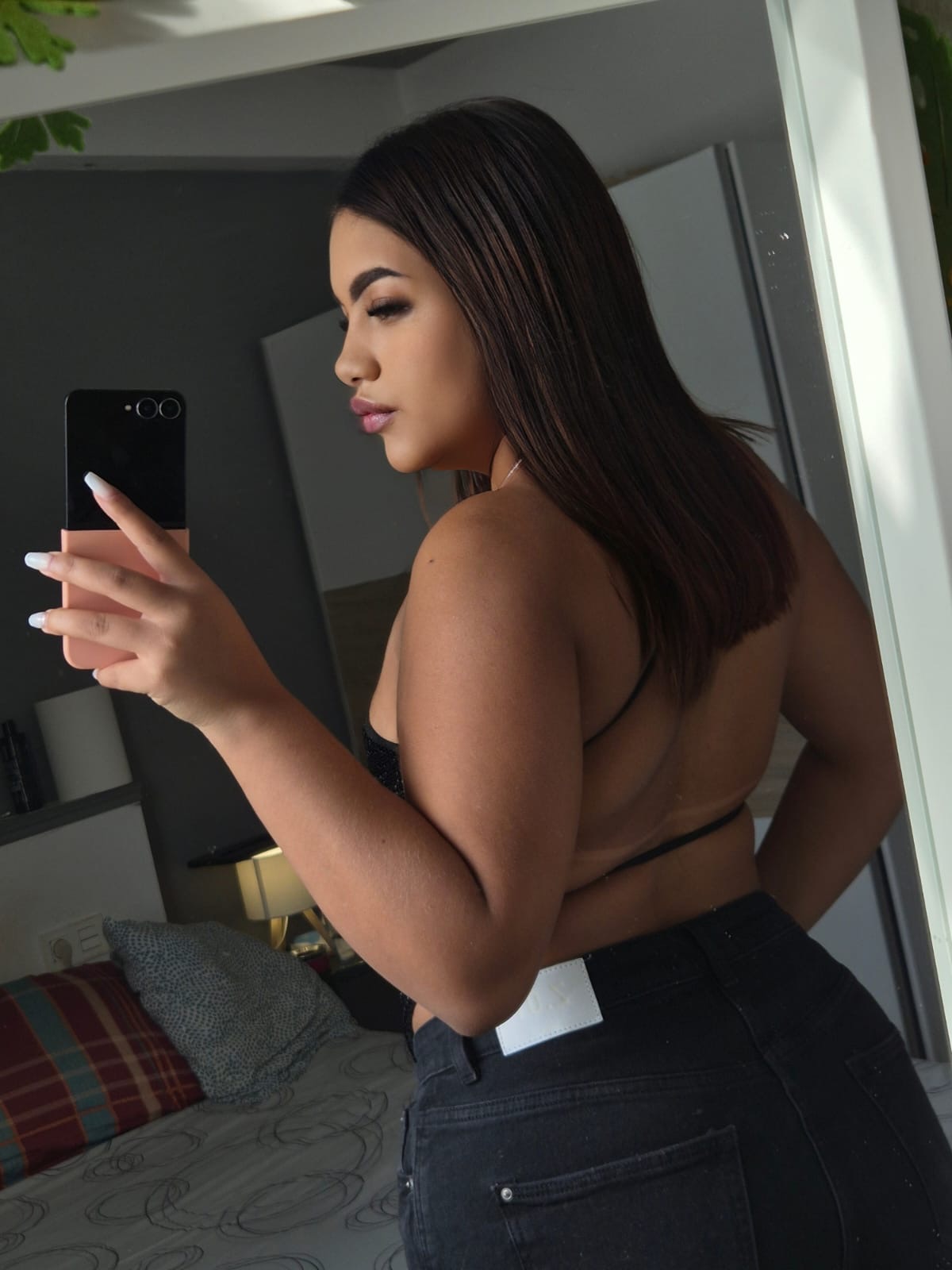 661592457 | HANNA | Chica