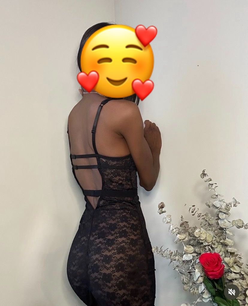 613267501 | ELI | Escort