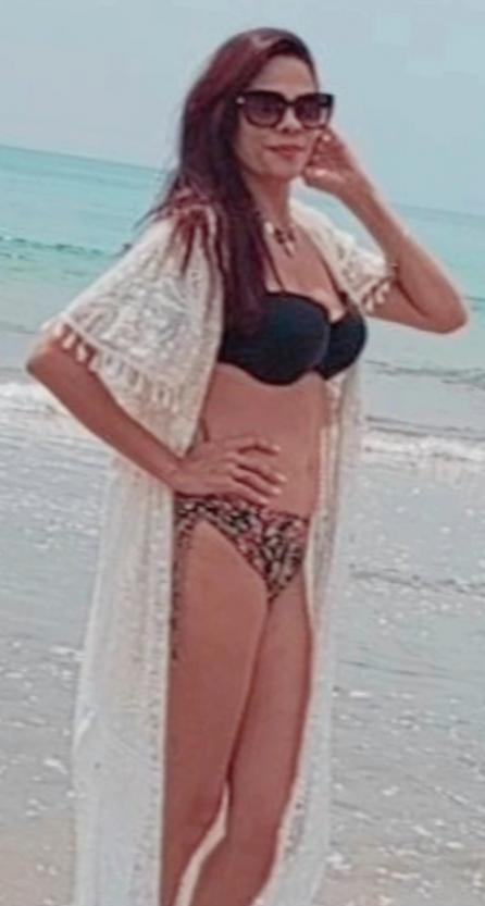 627915933 | ANITTA | Chica