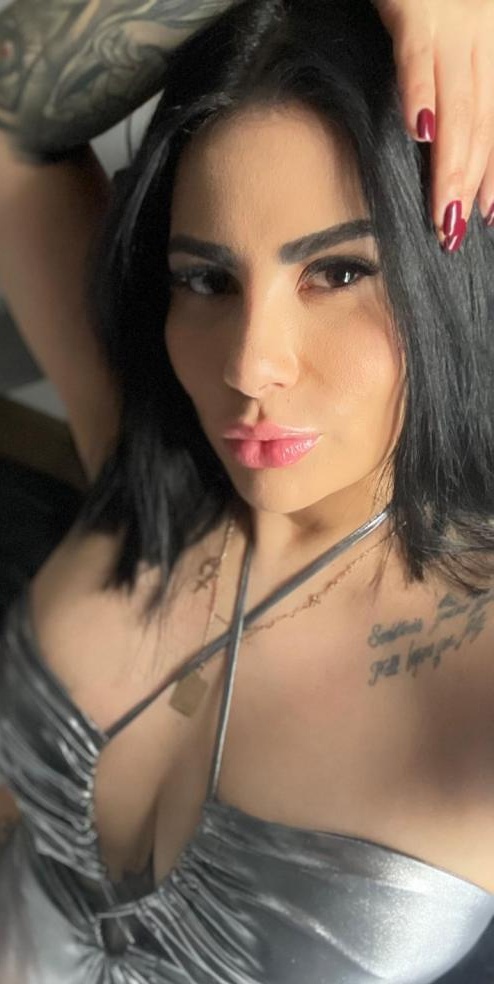617759095 | ALANA | Chica