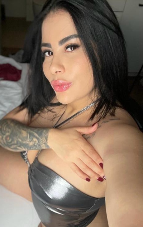 617759095 | ALANA | Chica