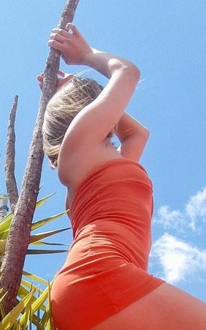 694228906 | ROXANA | Chica