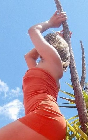 694228906 | ROXANA | Chica