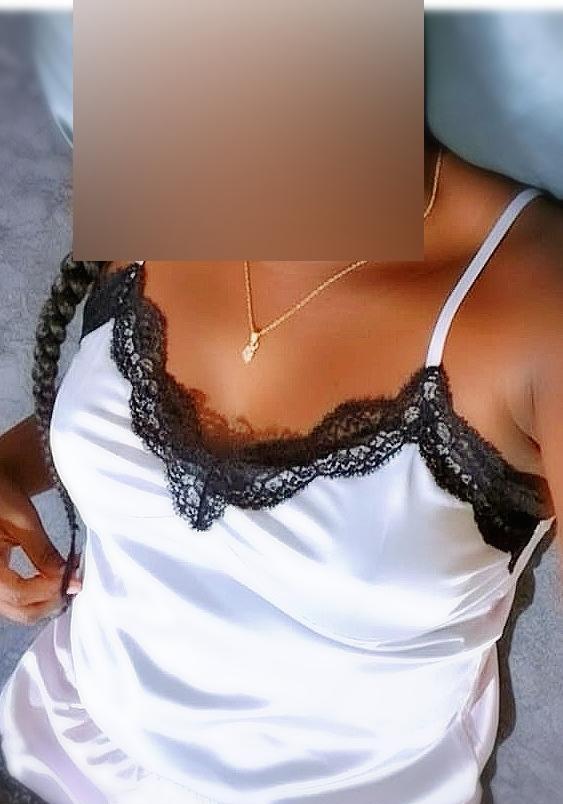 631180486 | CORAL | Chica