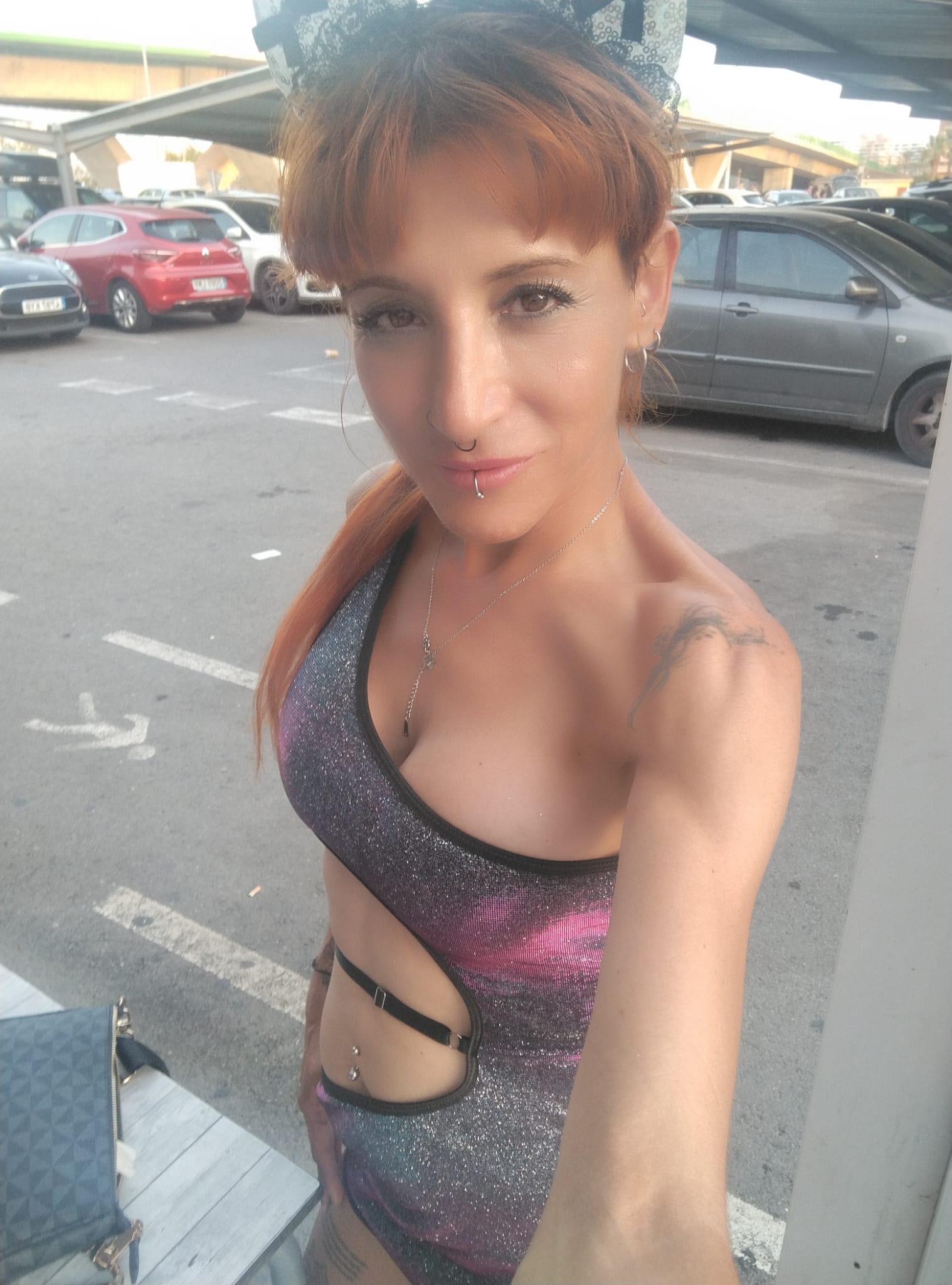 663998163 | VEGA | Chica