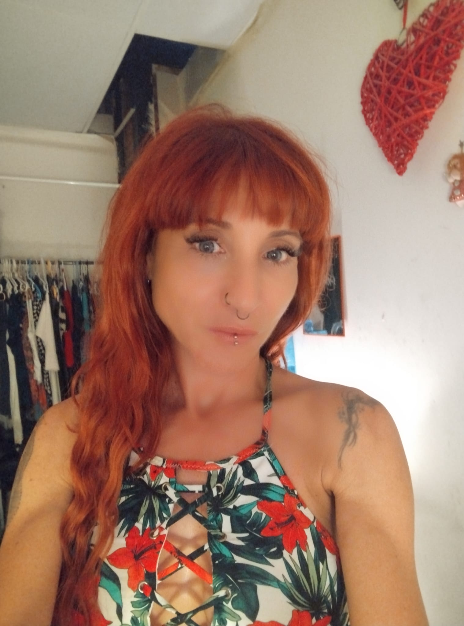 663998163 | VEGA | Chica