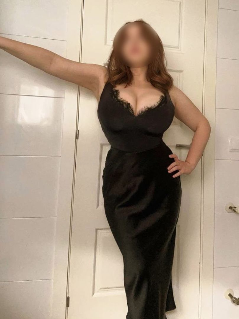 644730088 | VIKA | Chica