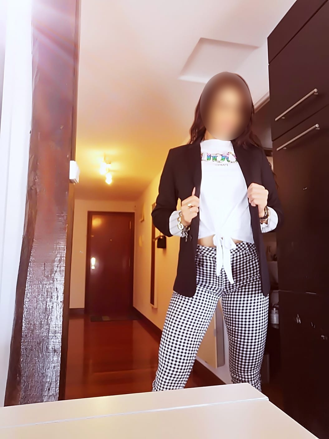 604191853 | LARA | Chica