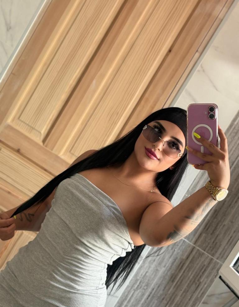 642623928 | MIA | Chica