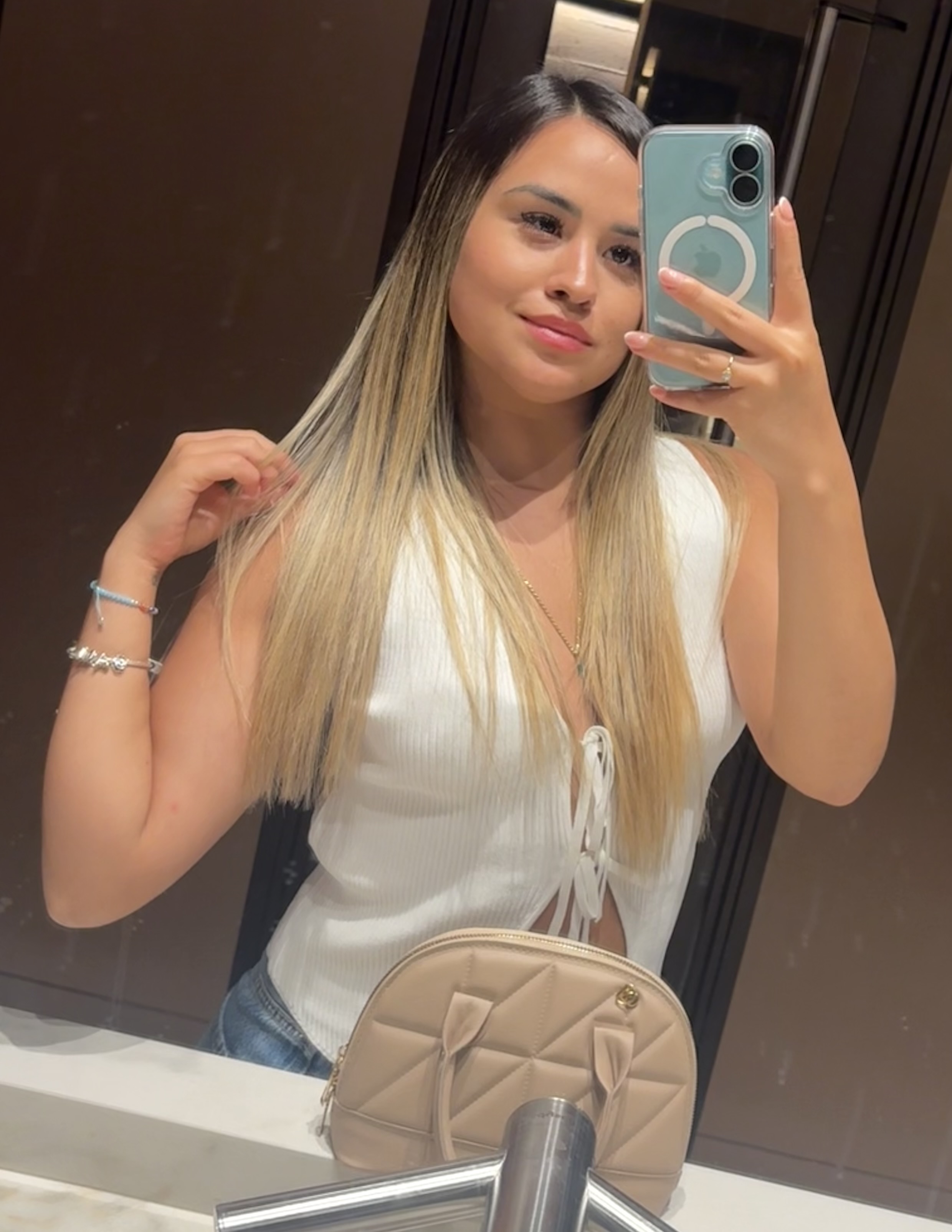 654984323 | ARIADNA | Chica