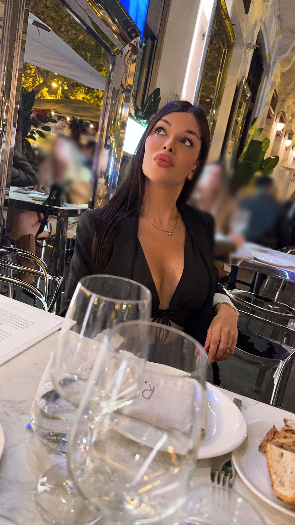 600018497 | SOFI | Chica