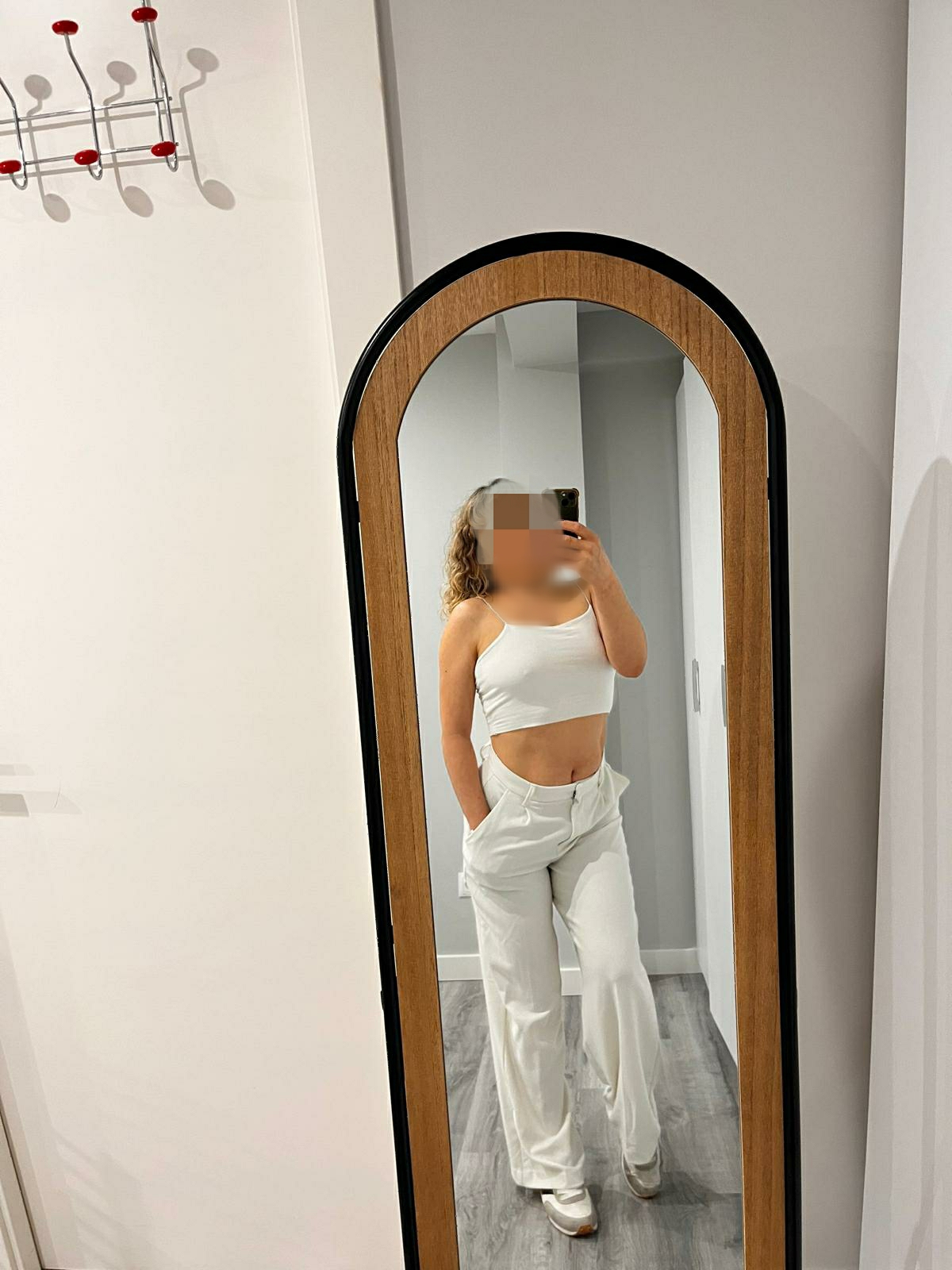 613655766 | LAURA | Chica