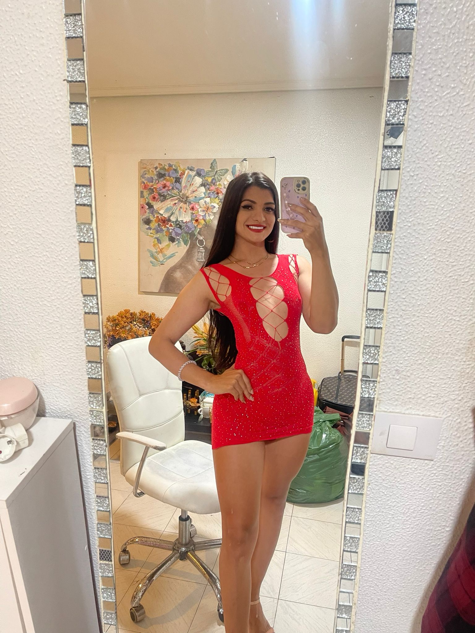 634376443 | SARA | Transexual