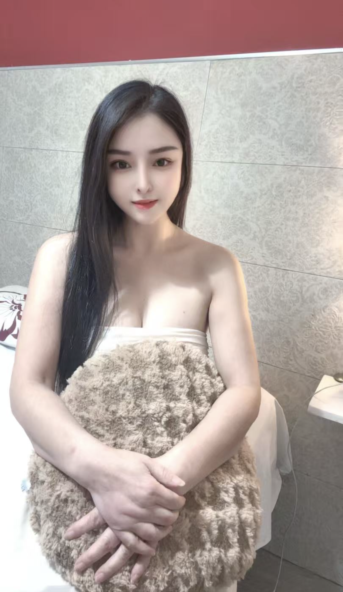 688033596 | MUMUZI | Chica