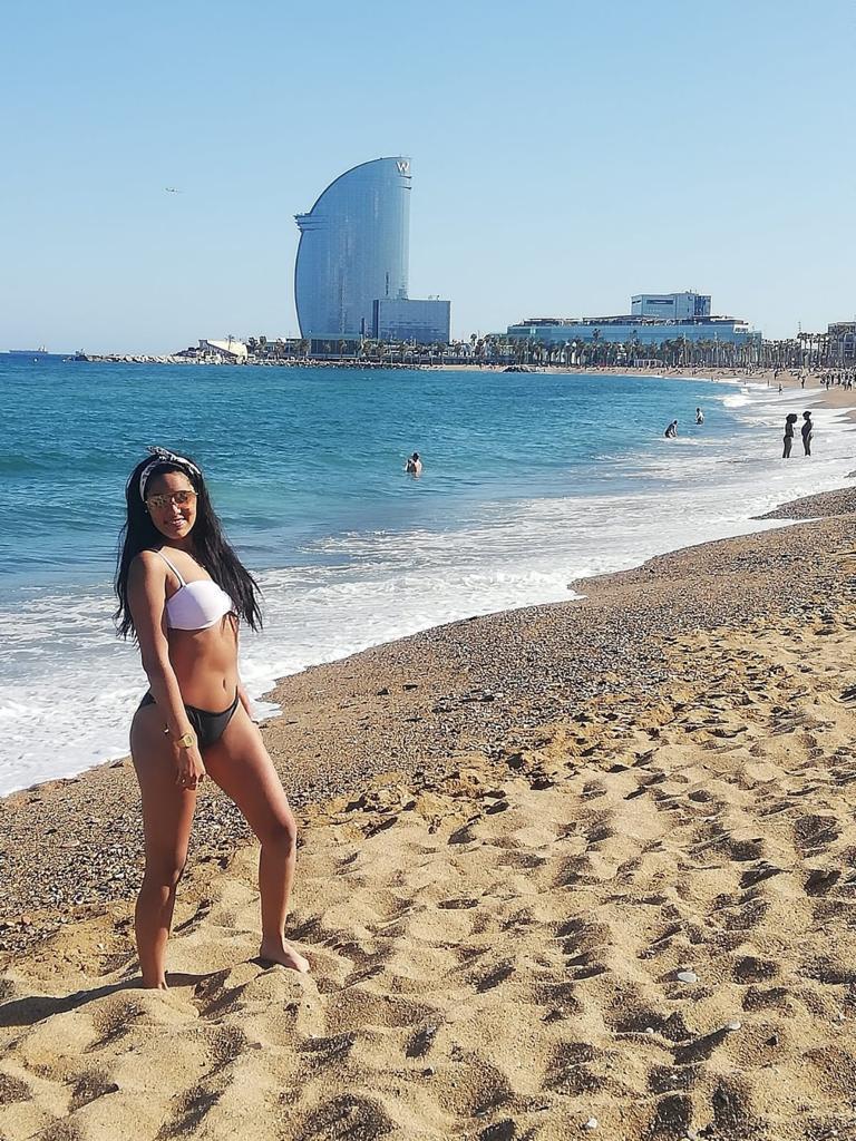 624320174 | SOPHIA | Chica