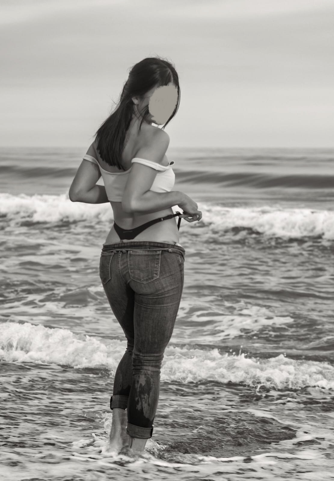 603909912 | CLEO | Chica