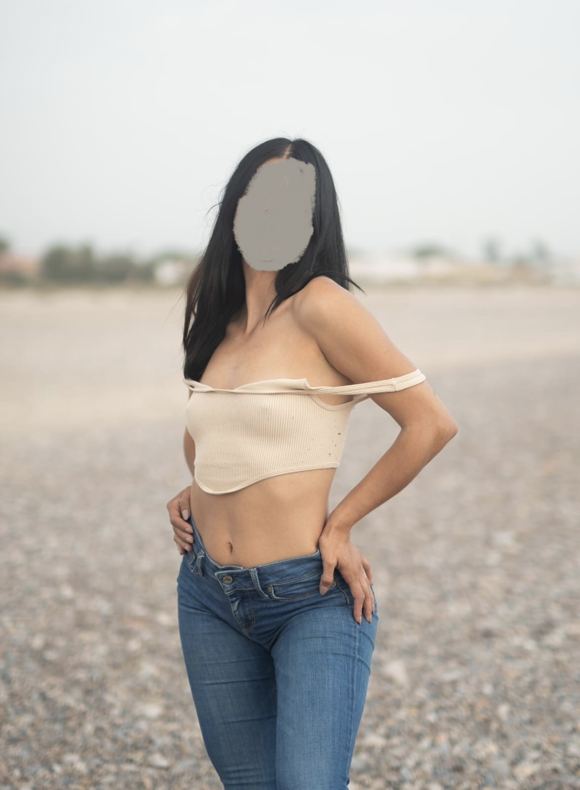 603909912 | CLEO | Chica