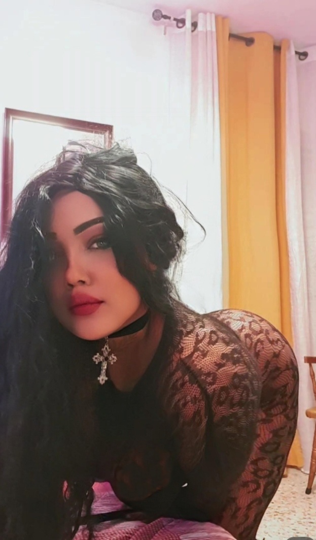 613611299 | LADY | Chica