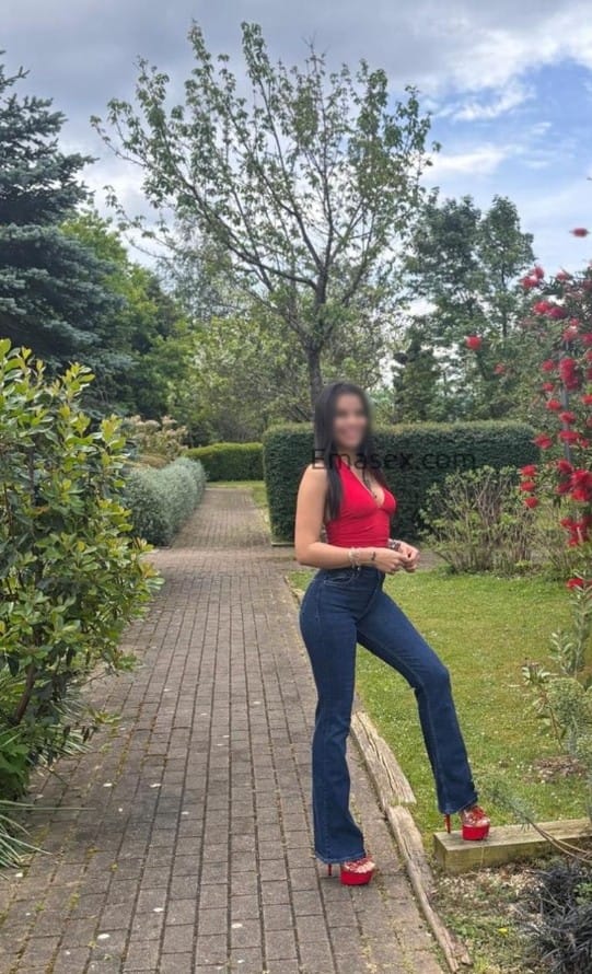 624489786 | NAGORE | Chica