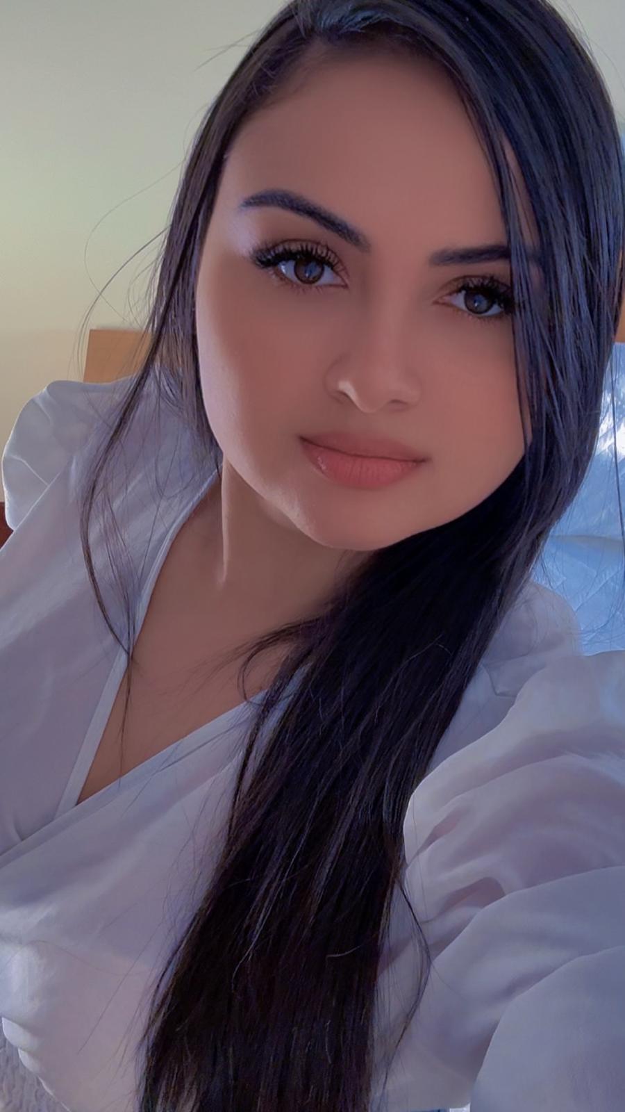 661119281 | RENATA | Chica