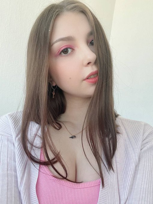 646376833 | EMMA | Chica