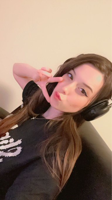 696154503 | DORA | Chica