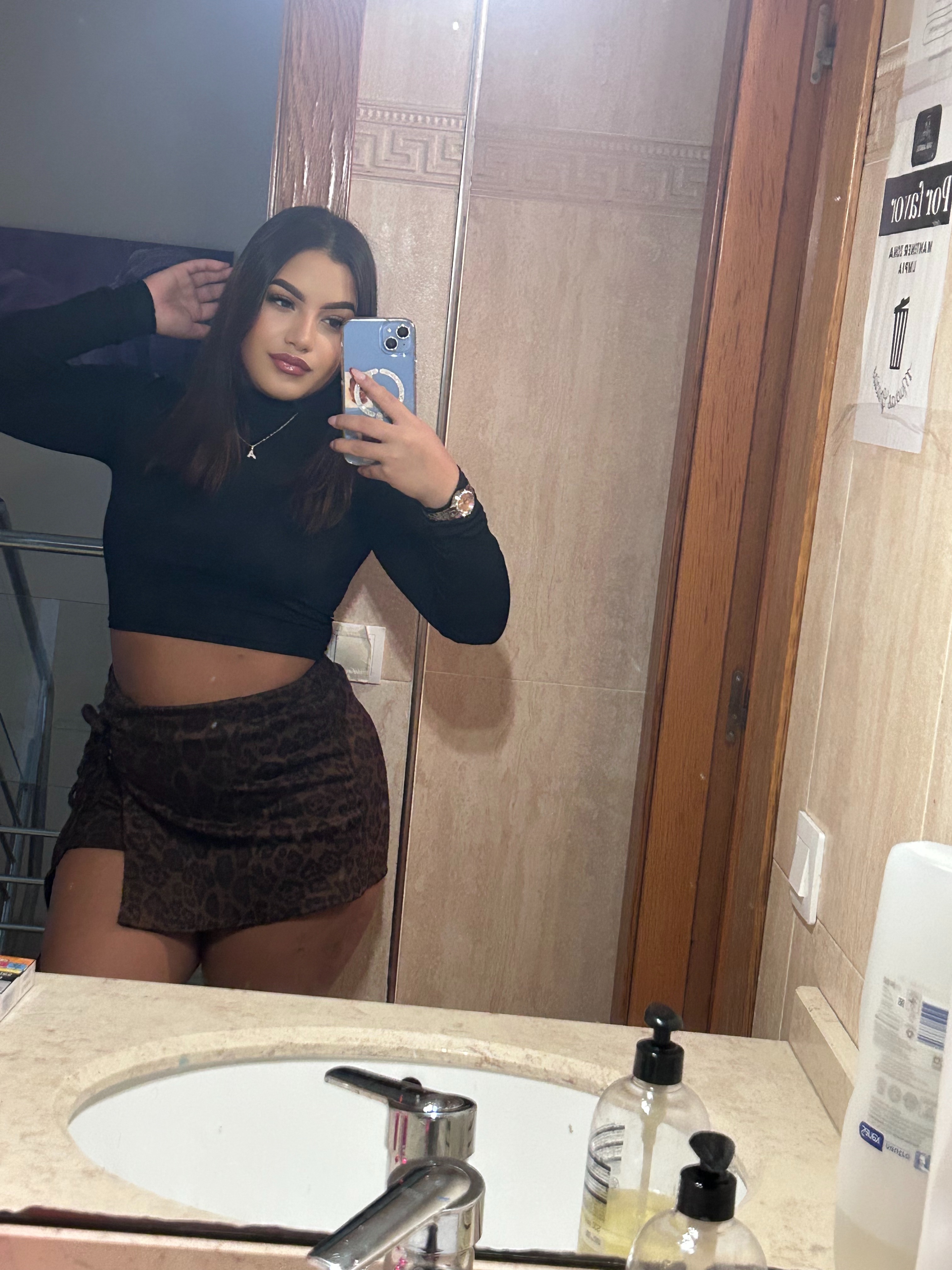 661592457 | HANNA | Chica