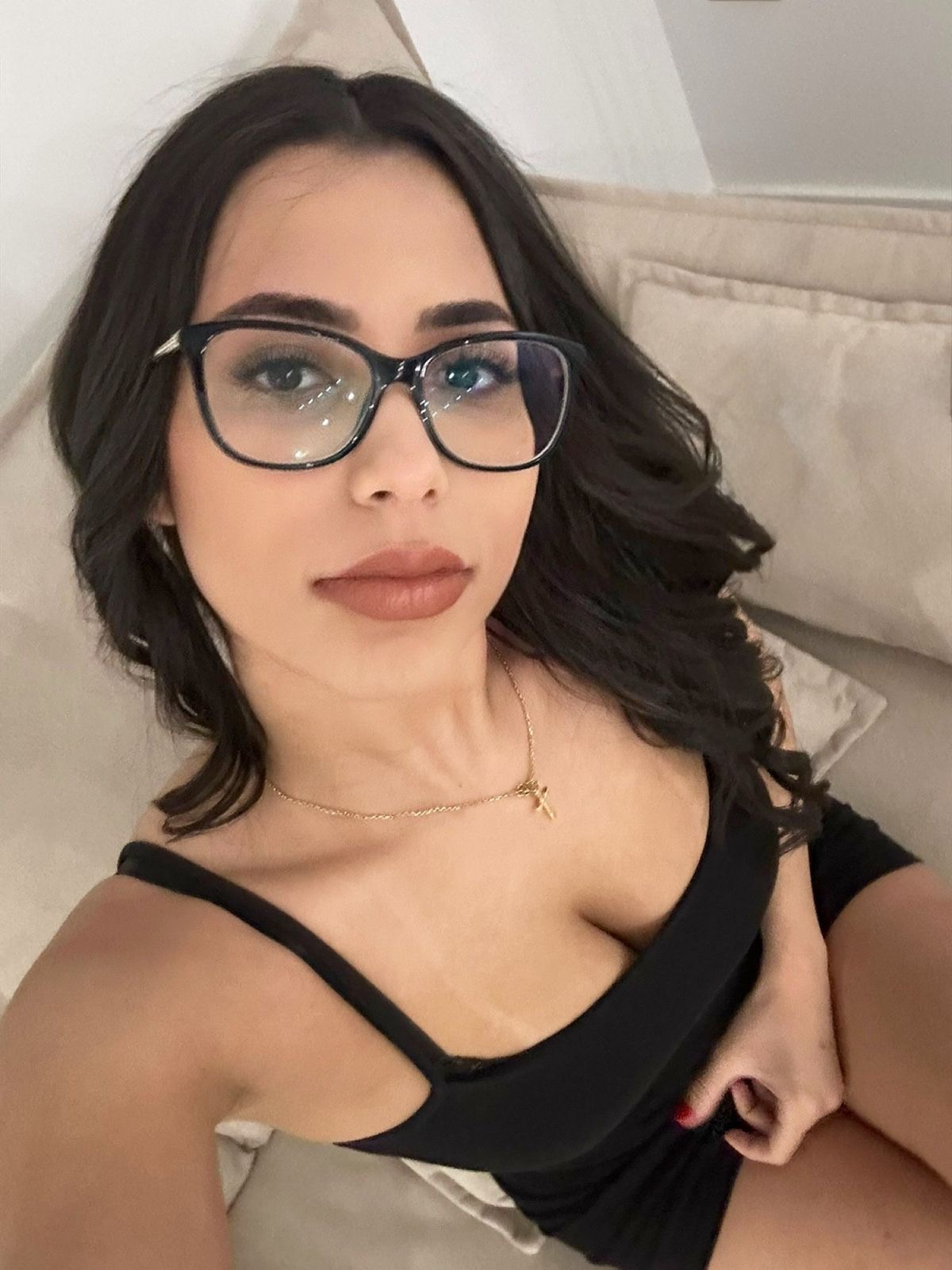 645602963 | REBECA | Chica