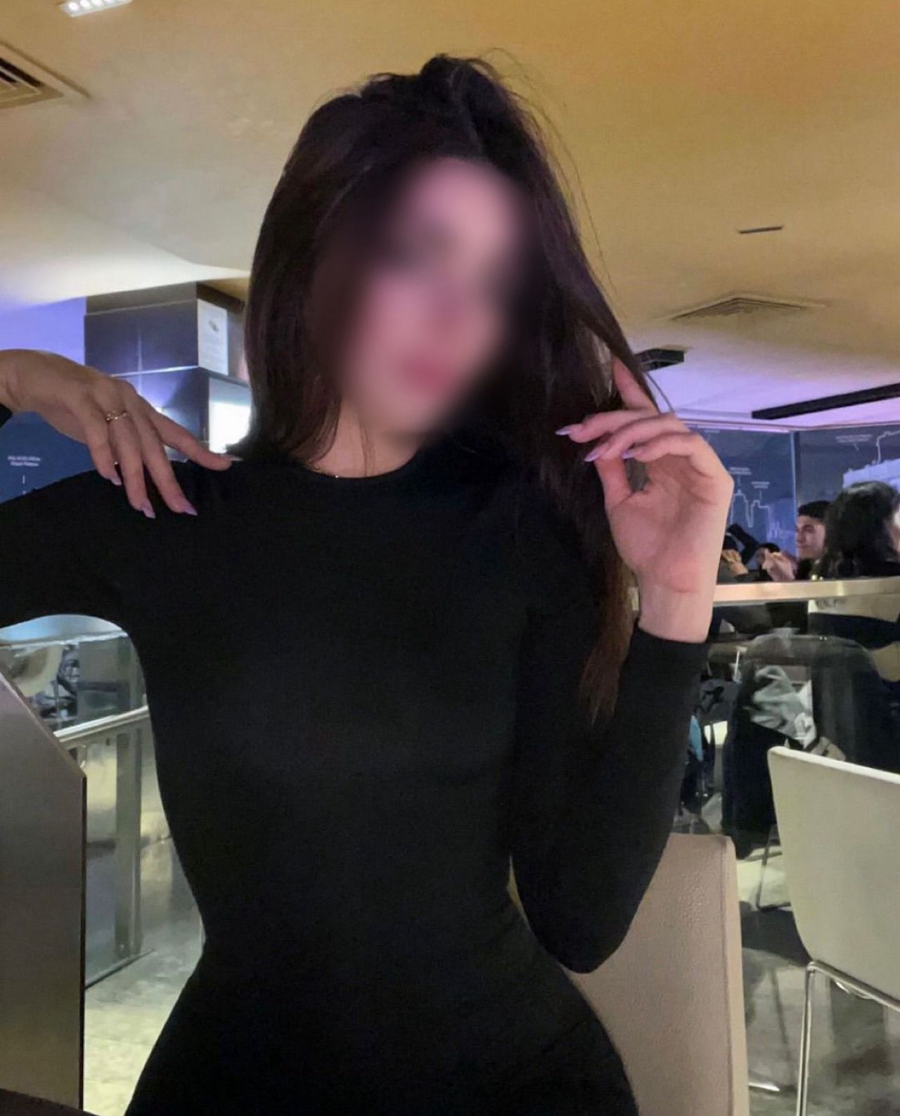 632226751 | CLEO | Chica