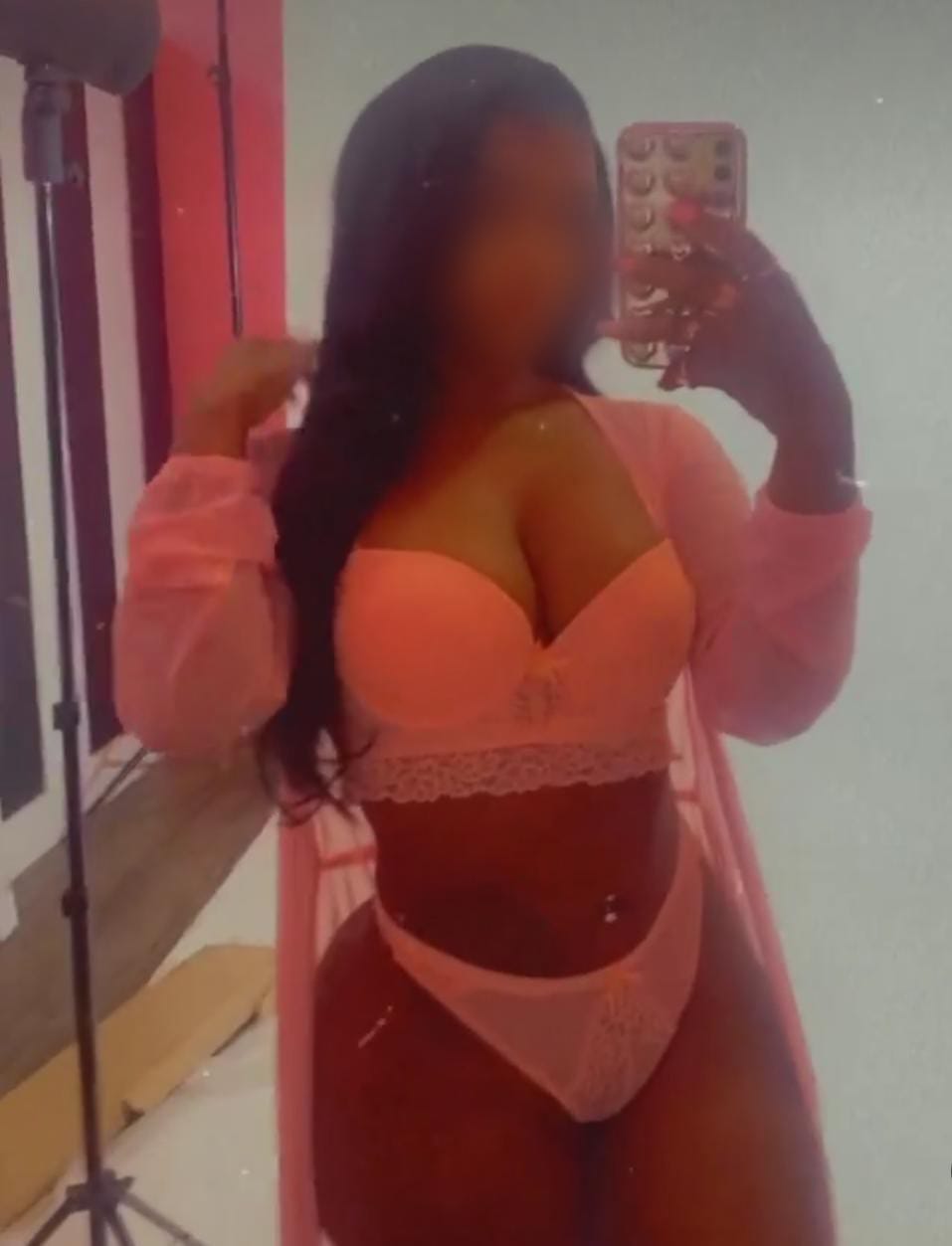 603999497 | AMARA | Chica
