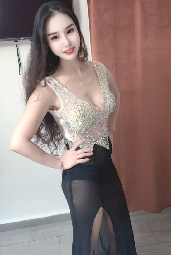 688033596 | MUMUZI | Chica