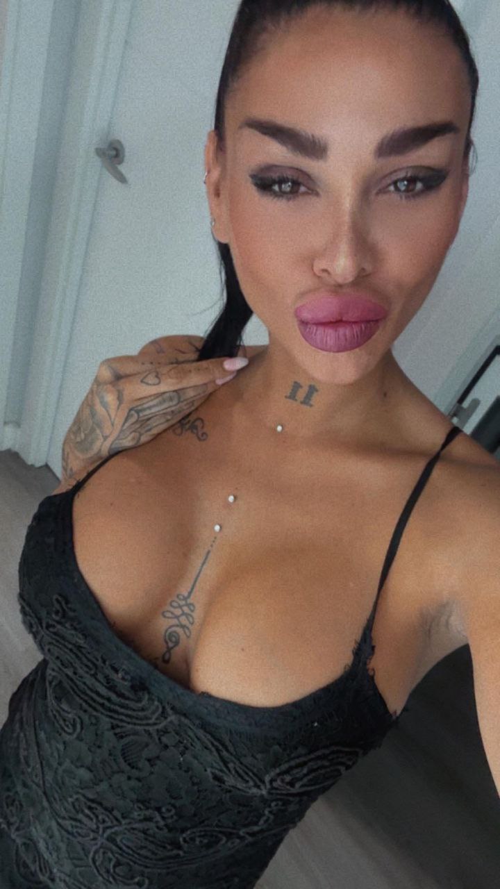 632570333 | BEA | Chica