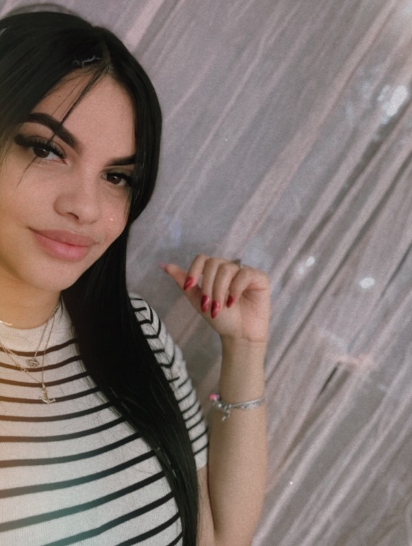 613498960 | MARIANA | Chica