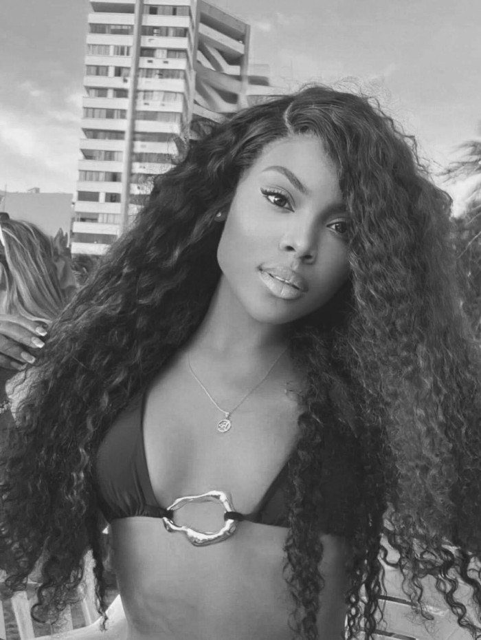 613459095 | BRITTANY | Chica
