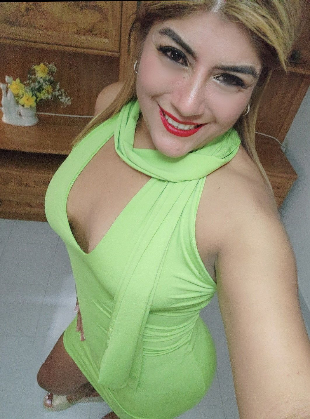 637055862 | YESSICA | Chica