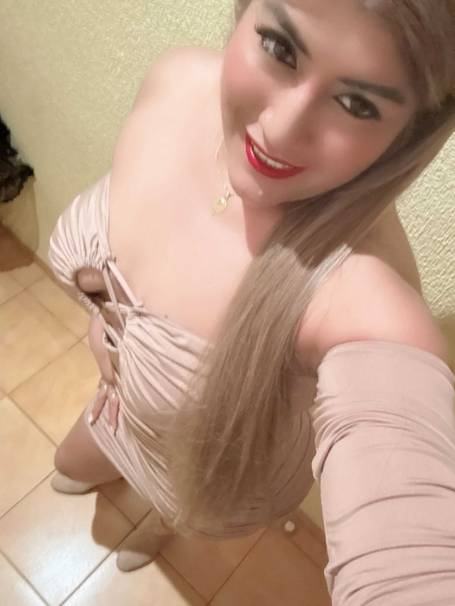 637055862 | YESSICA | Chica