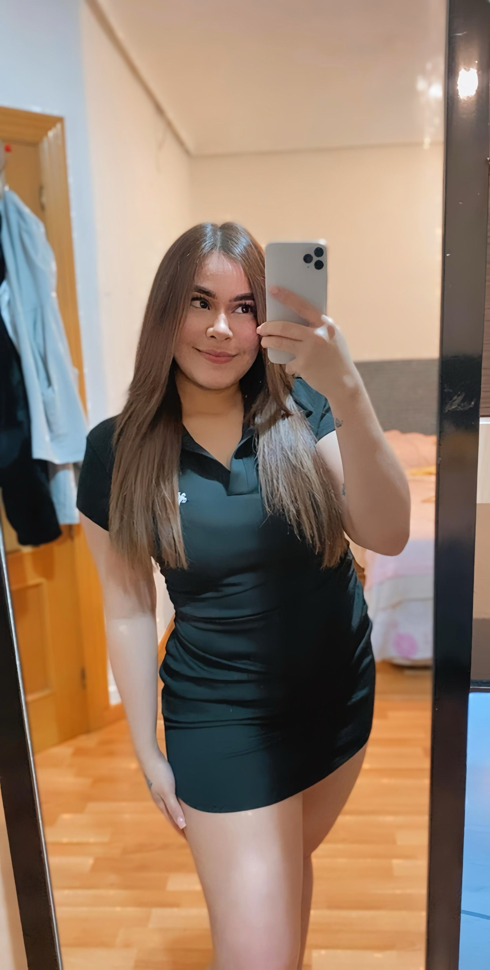 695644357 | GENESIS | Chica