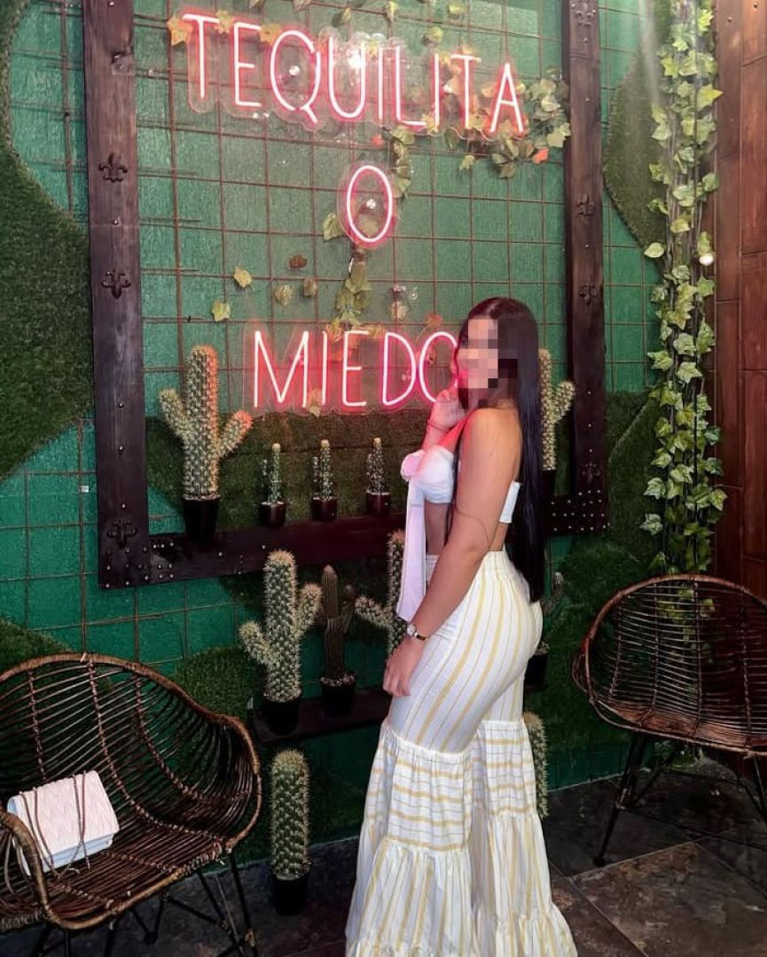 664489954 | SARA RUIZ | Chica