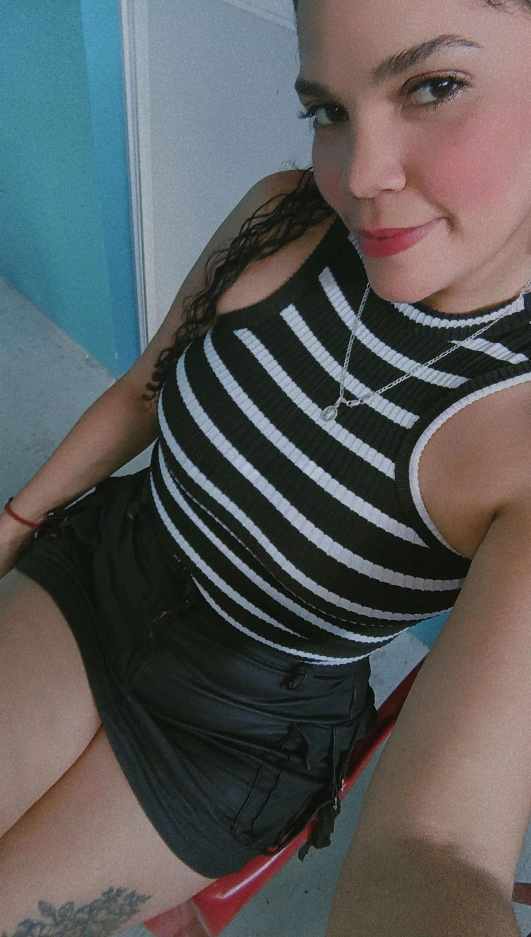 643325941 | CHARLOTTE | Chica