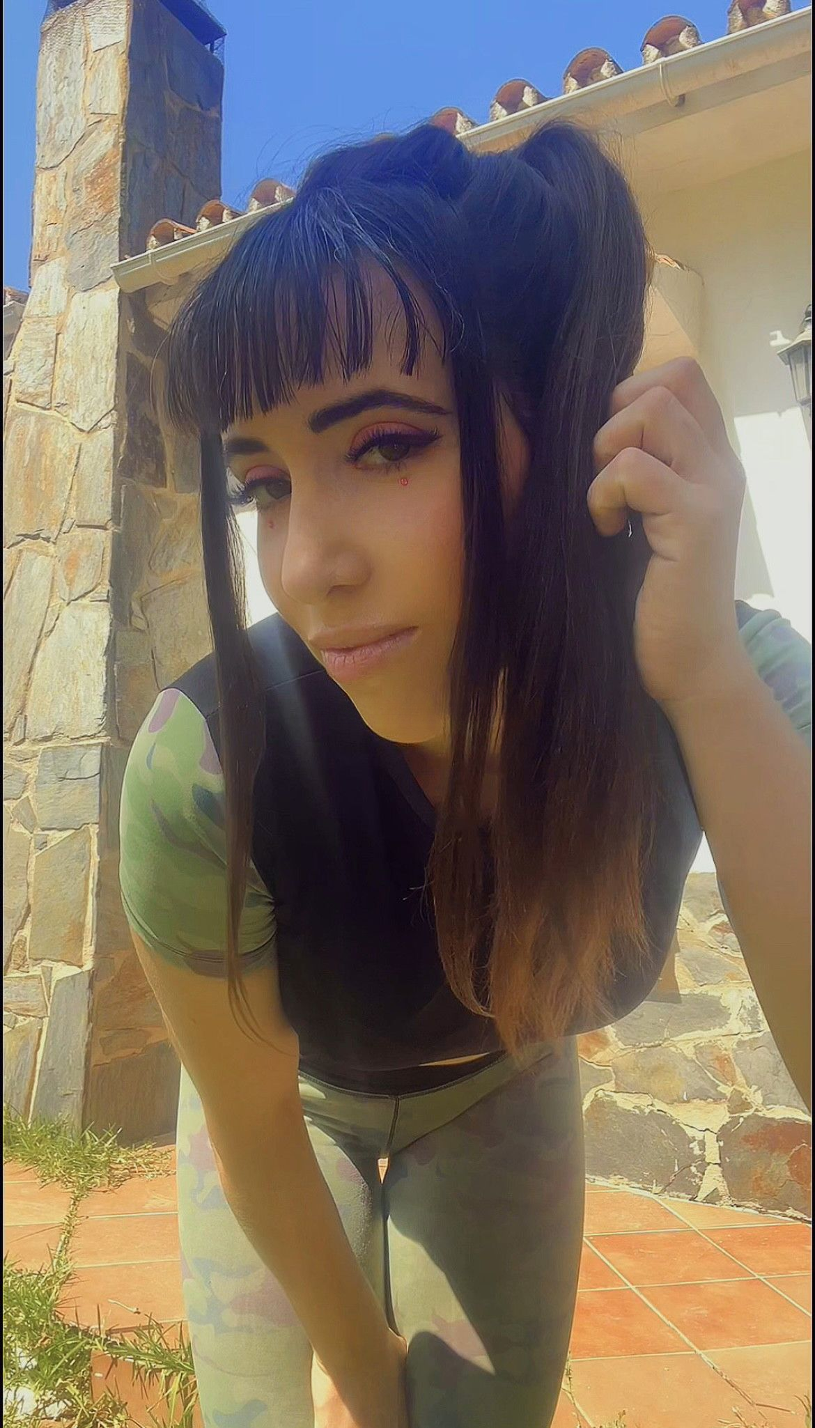 614285992 | RUT | Chica