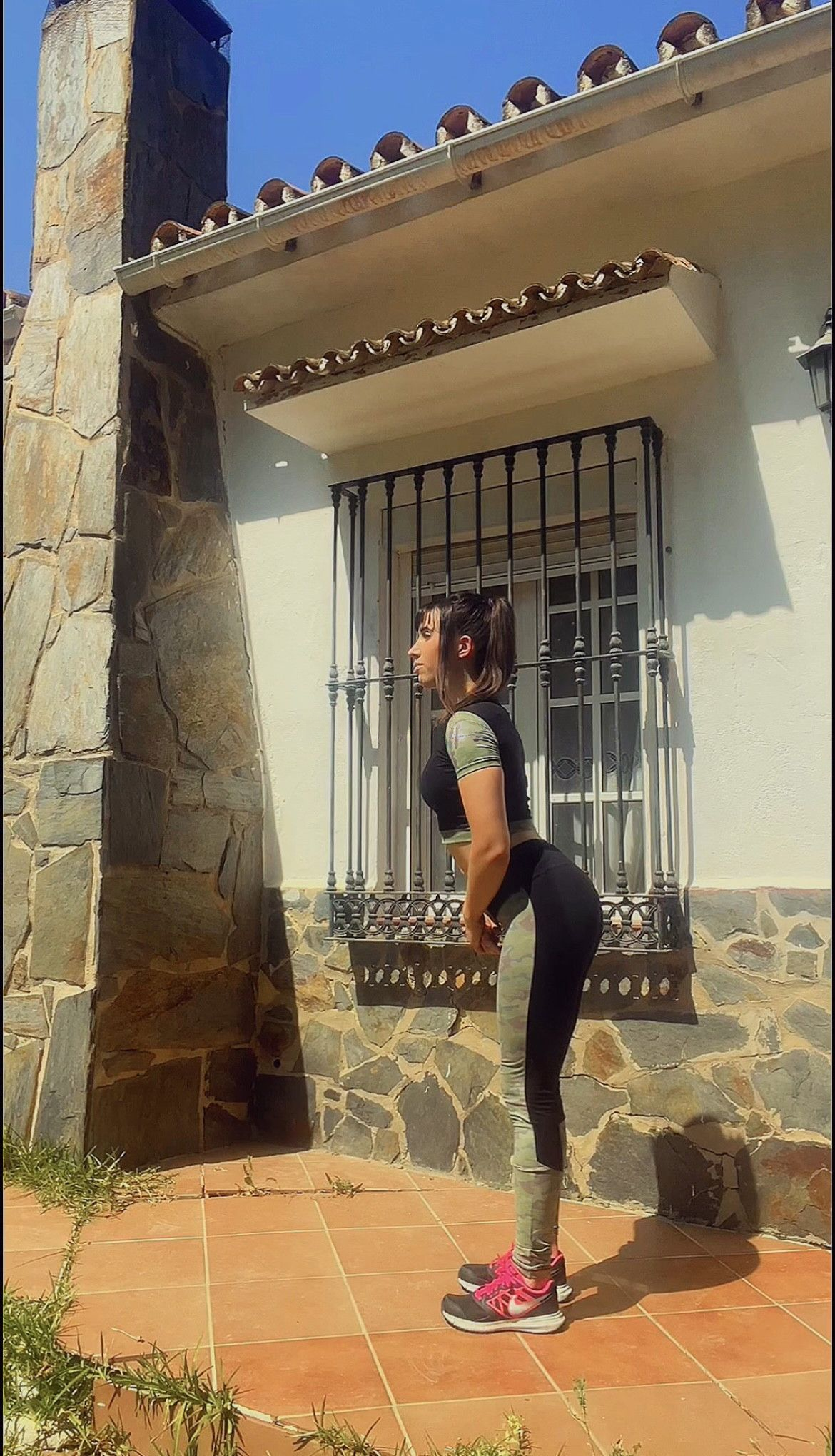 614285992 | RUT | Chica