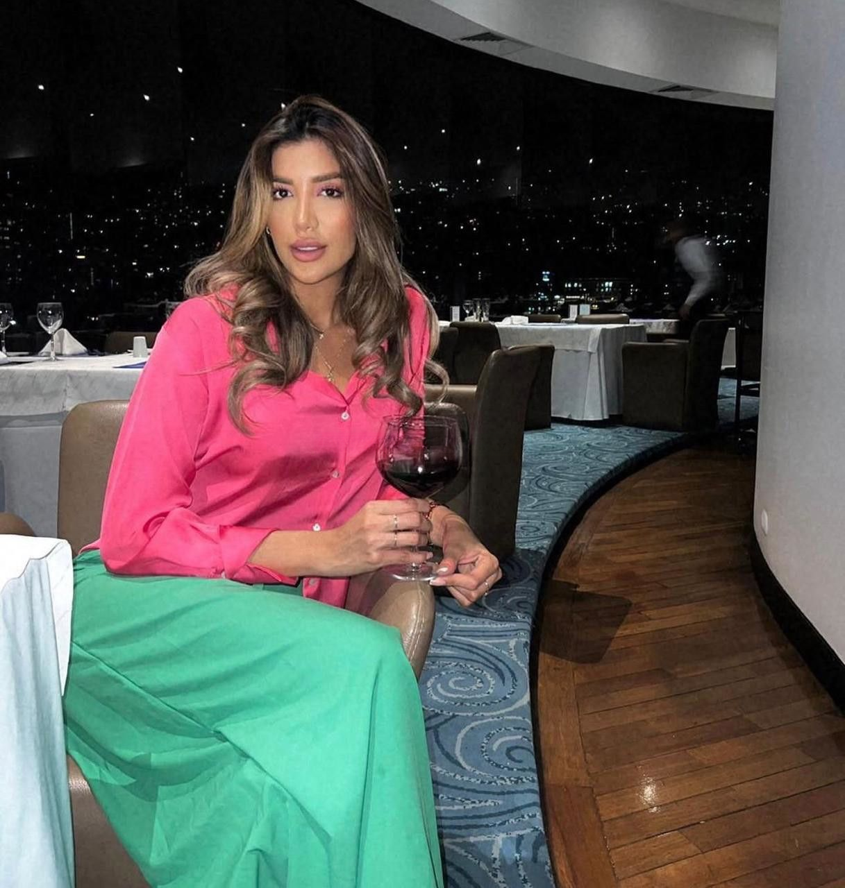 611261996 | DANNA | Chica