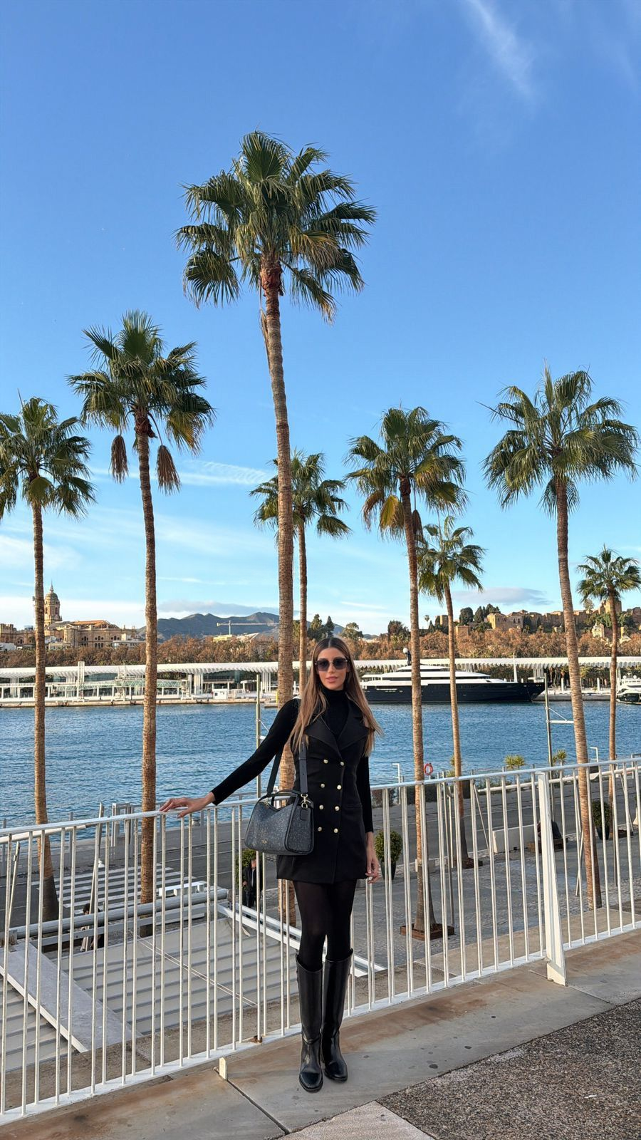 611261996 | DANNA | Chica