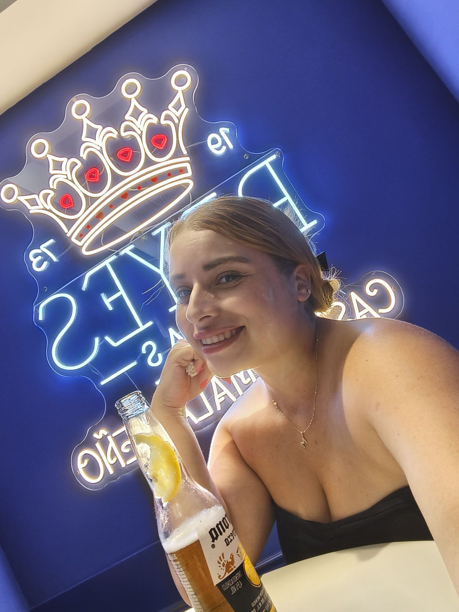 613906279 | LATINA | Chica