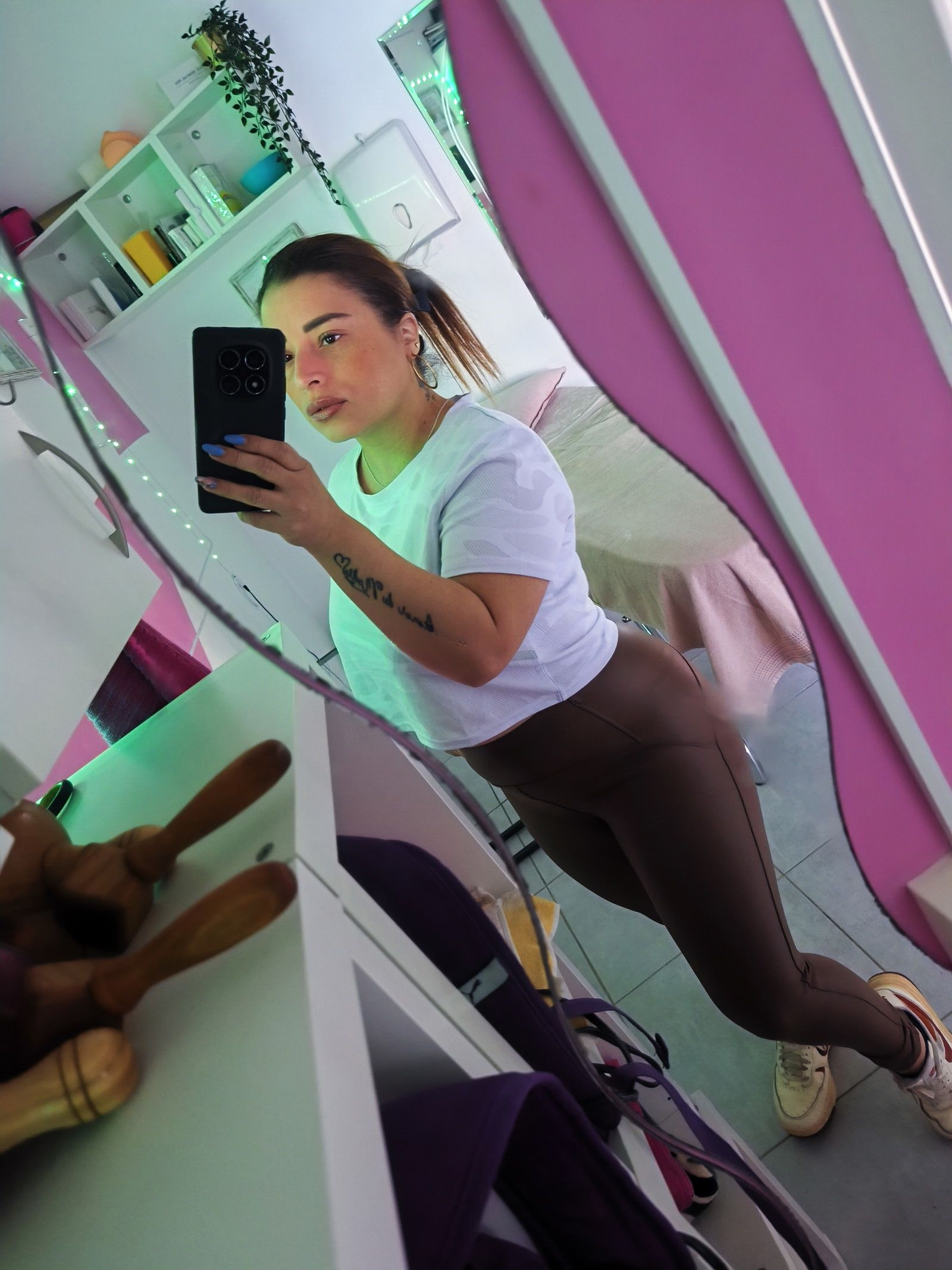 613906279 | LATINA | Chica