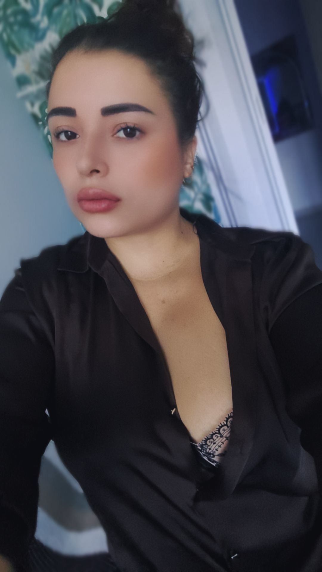 613906279 | LATINA | Chica