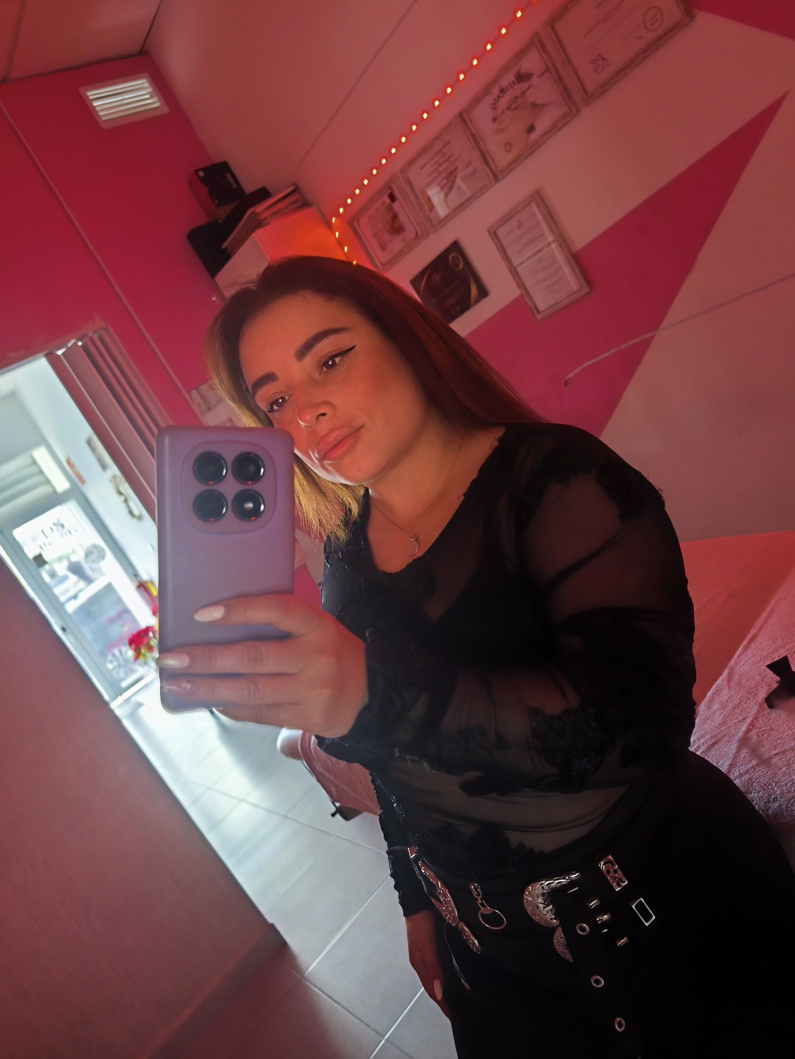 613906279 | LATINA | Chica