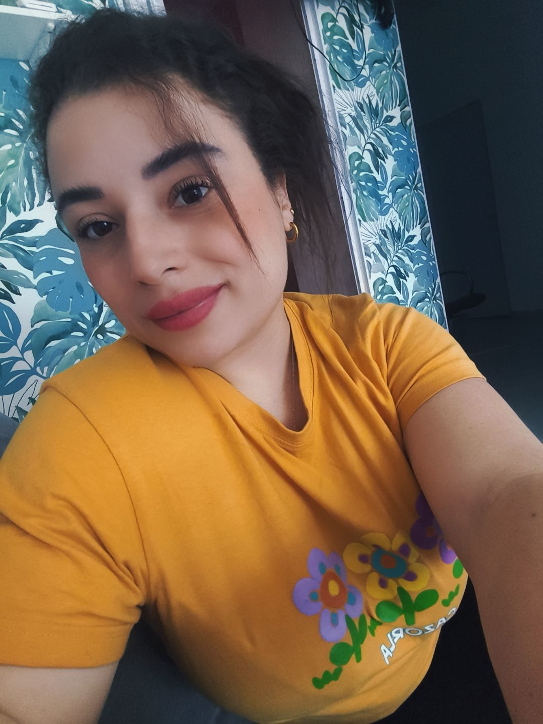 613906279 | LATINA | Chica