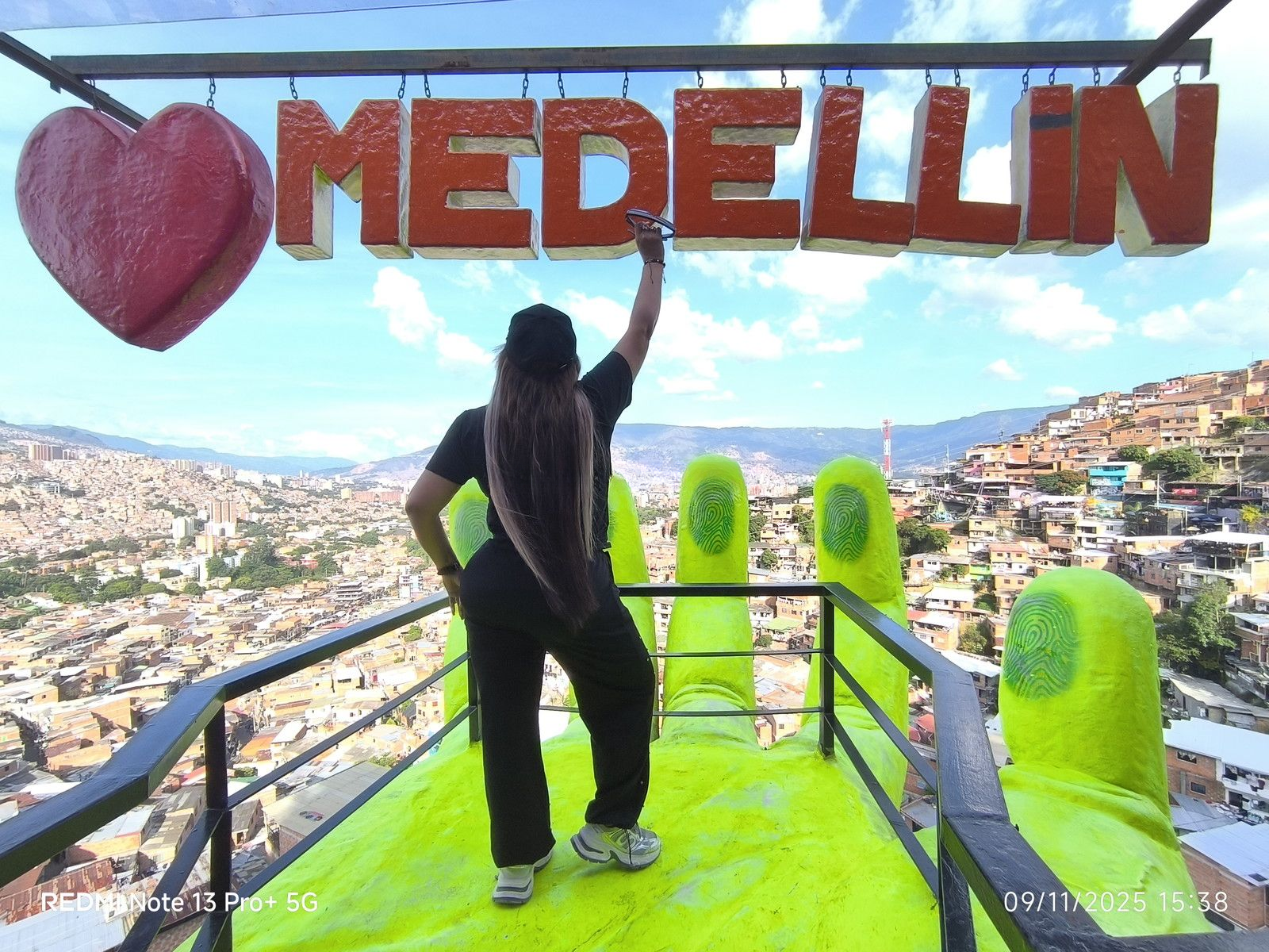 614702696 | SANDRY | Chica